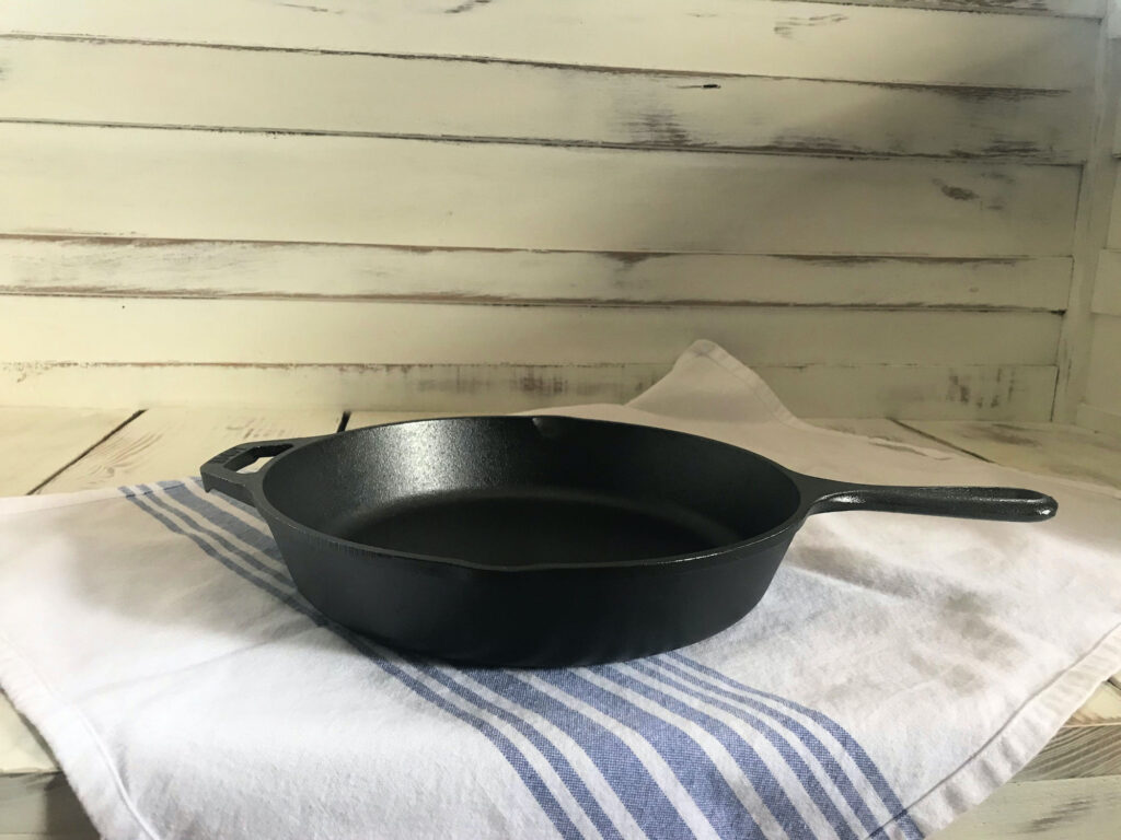 cast iron skillet 5 simple cooking must-haves