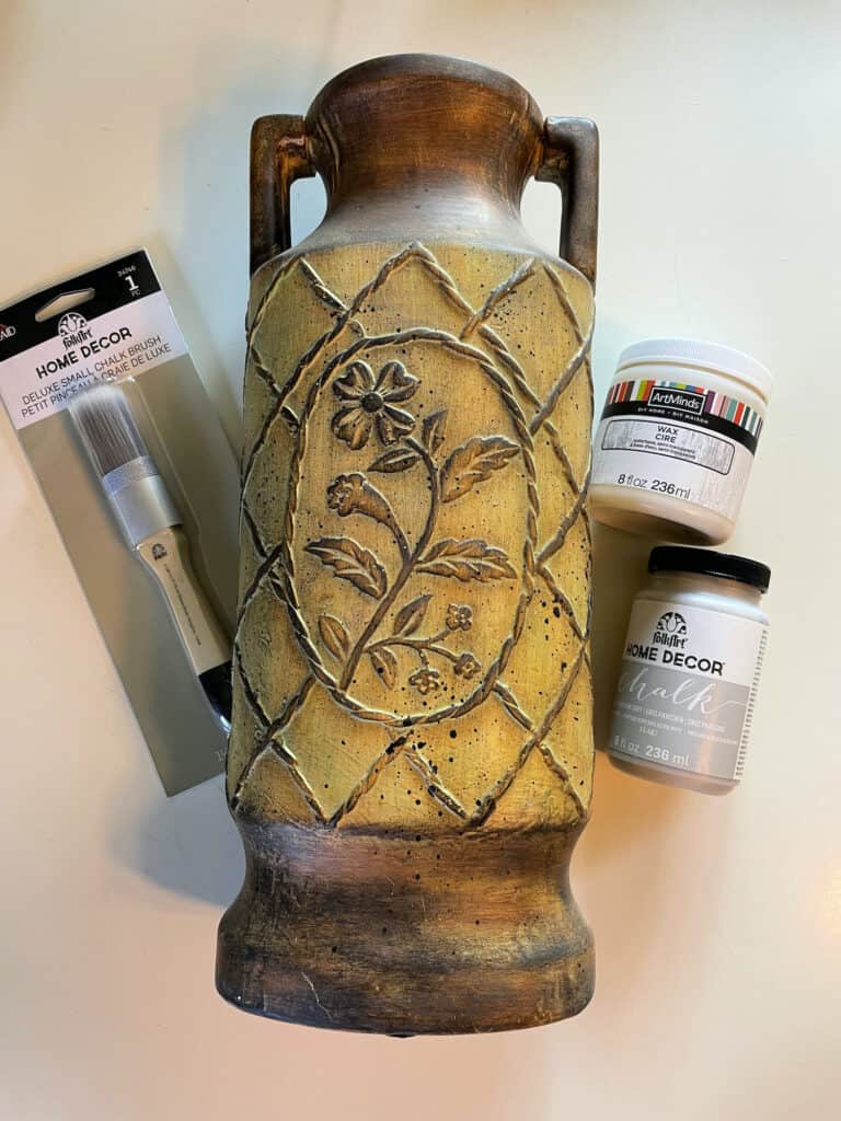 vase with supplies